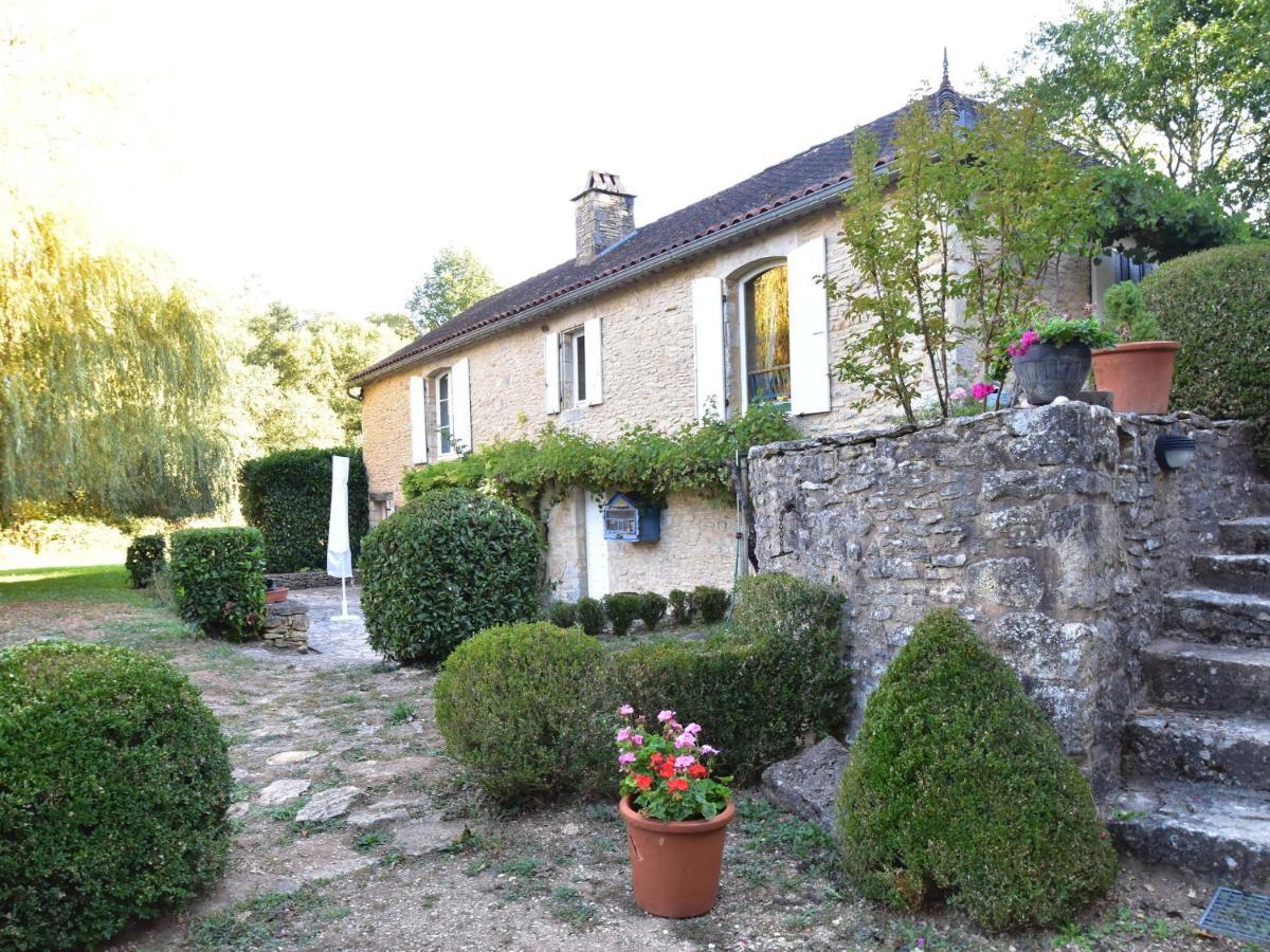 Cosy Holiday Home In Lantheuil With Garden Villefranche-du-Perigord Bagian luar foto