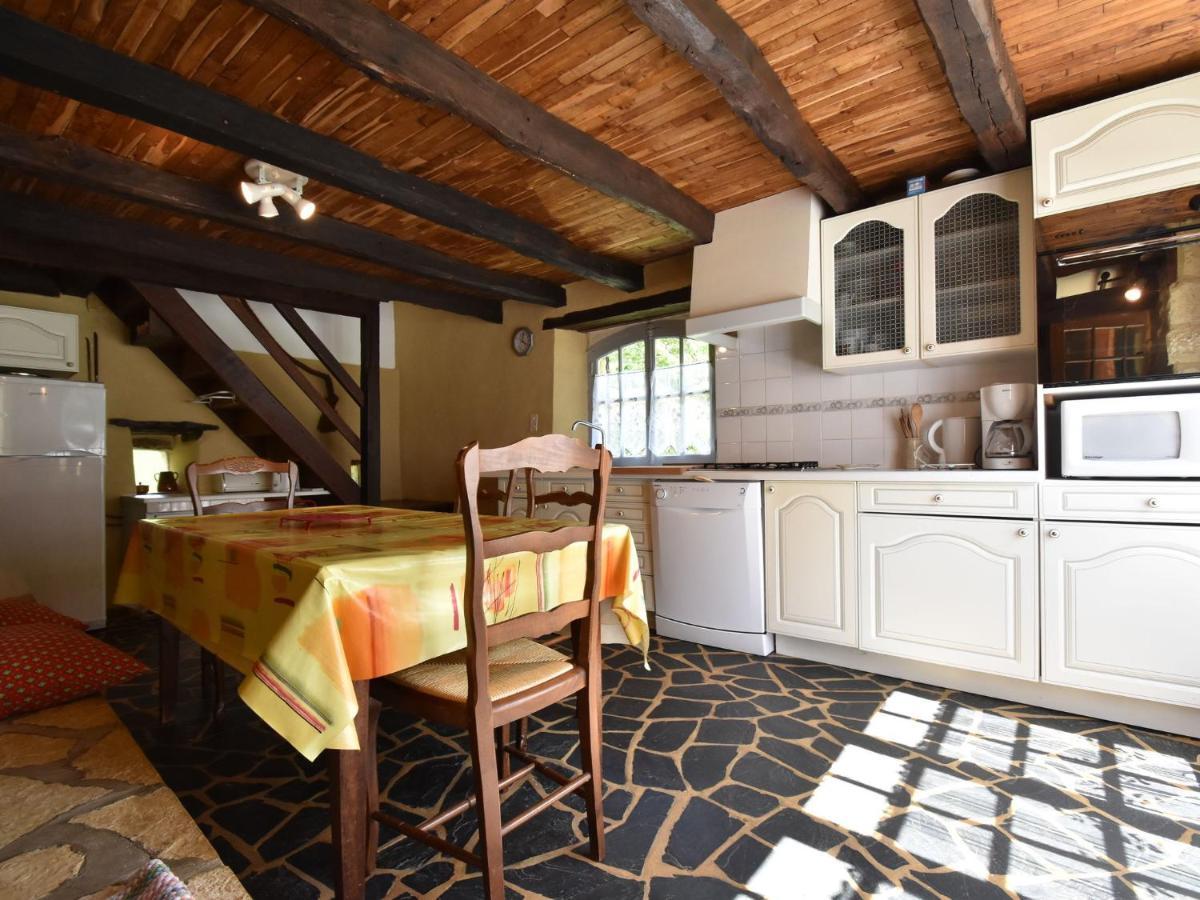 Cosy Holiday Home In Lantheuil With Garden Villefranche-du-Perigord Bagian luar foto