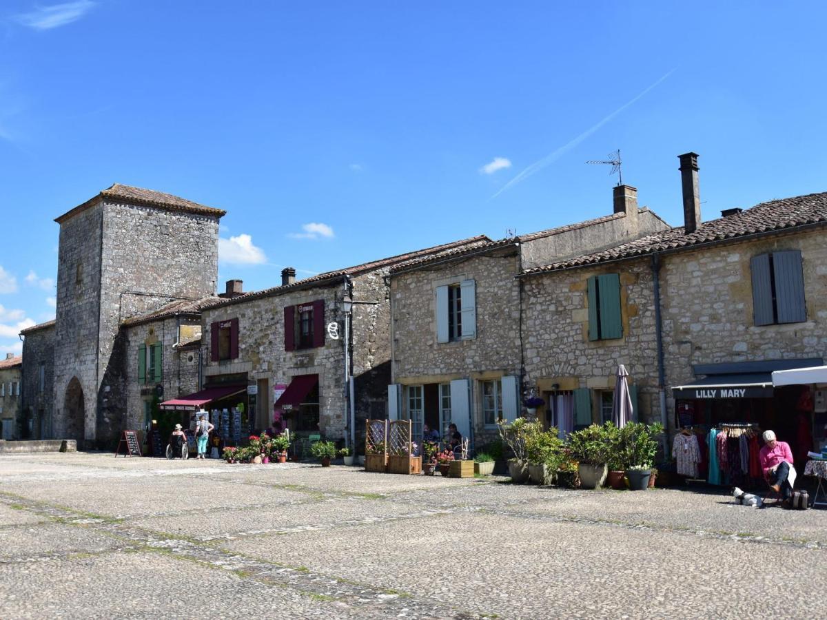 Cosy Holiday Home In Lantheuil With Garden Villefranche-du-Perigord Bagian luar foto