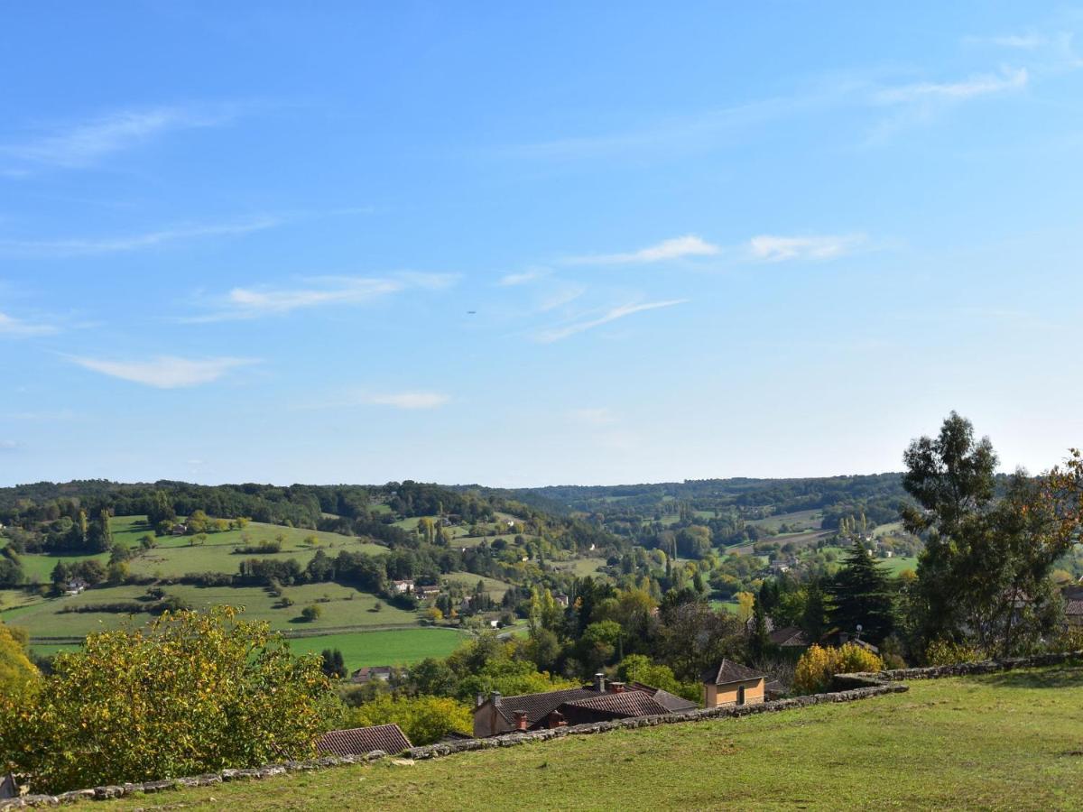 Cosy Holiday Home In Lantheuil With Garden Villefranche-du-Perigord Bagian luar foto