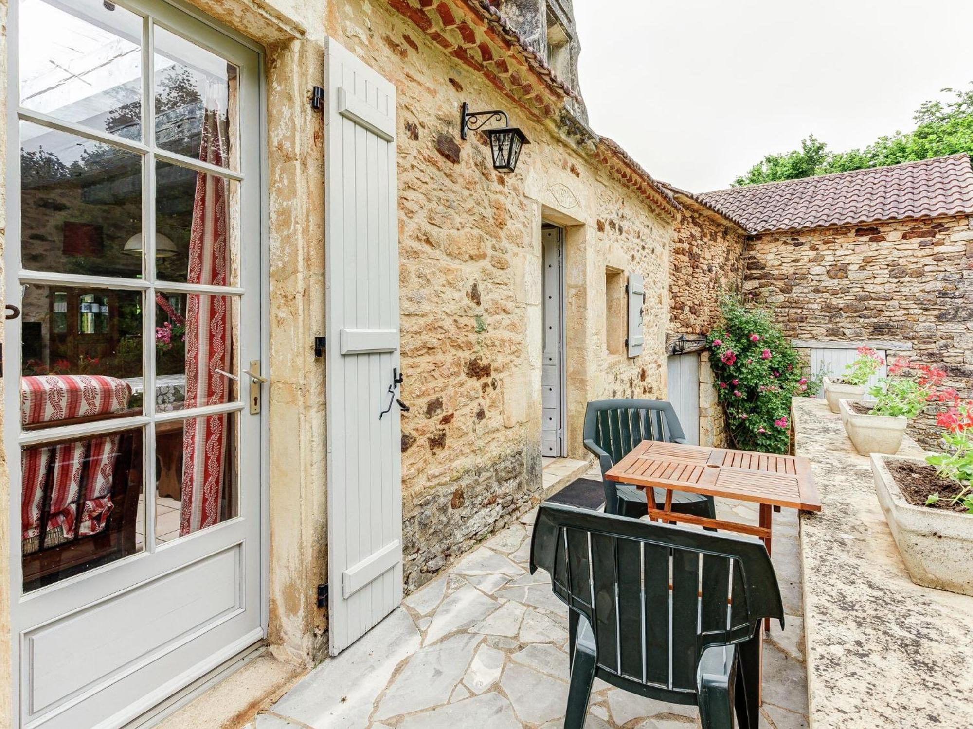 Cosy Holiday Home In Lantheuil With Garden Villefranche-du-Perigord Bagian luar foto