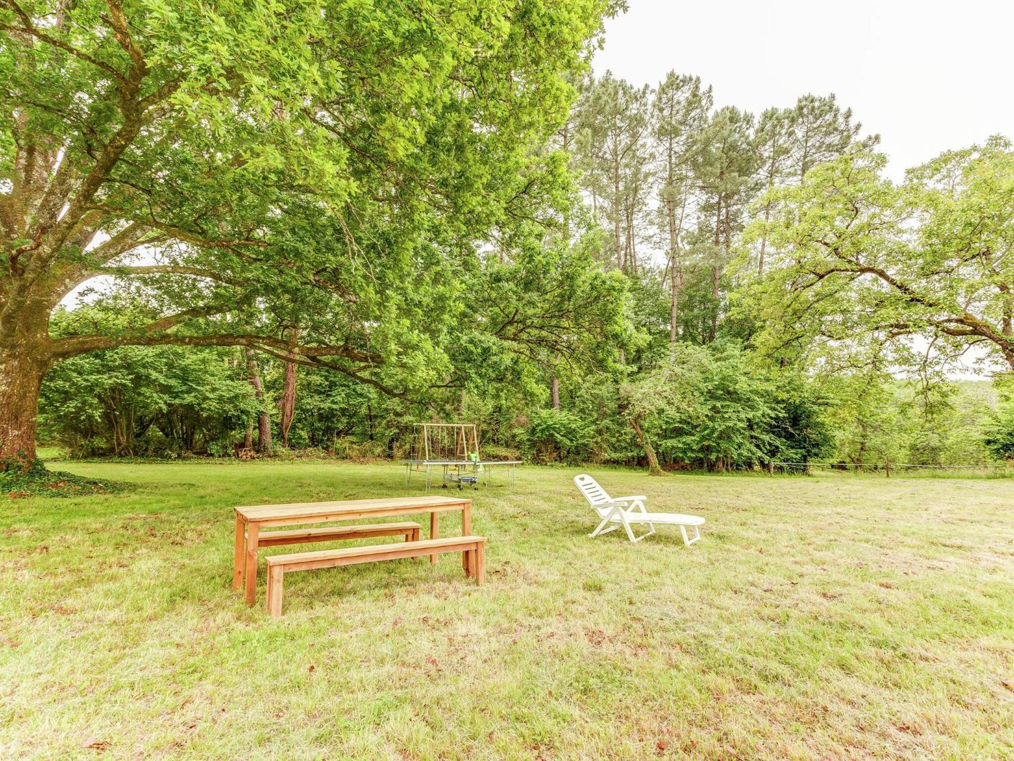 Cosy Holiday Home In Lantheuil With Garden Villefranche-du-Perigord Bagian luar foto
