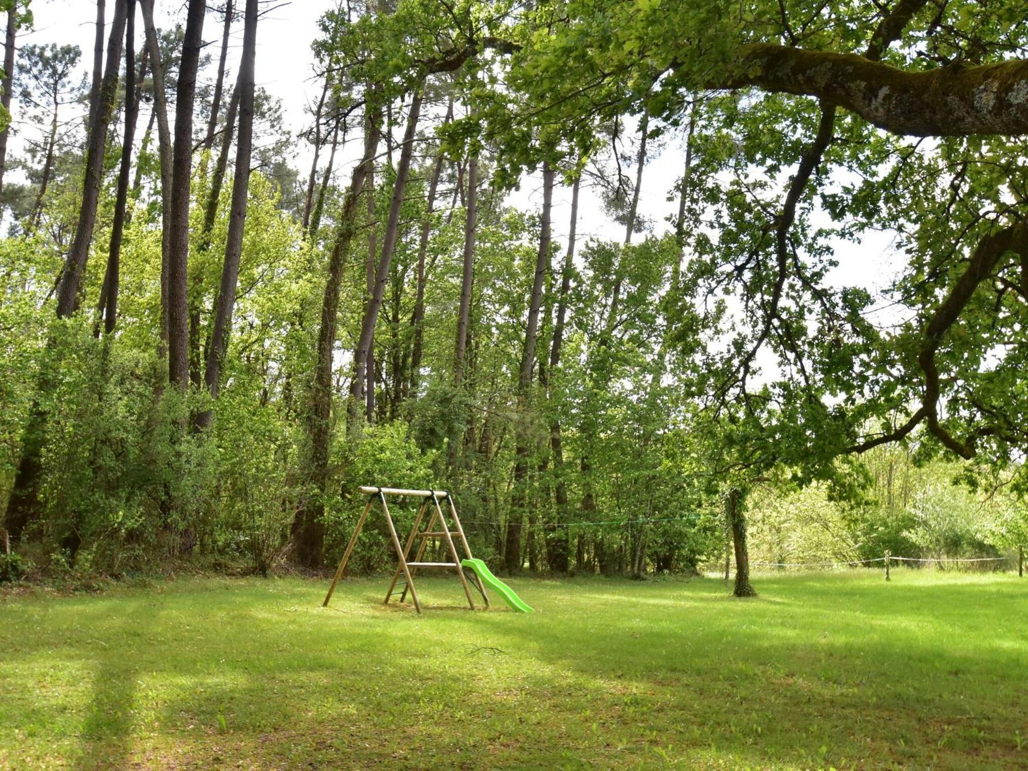 Cosy Holiday Home In Lantheuil With Garden Villefranche-du-Perigord Bagian luar foto