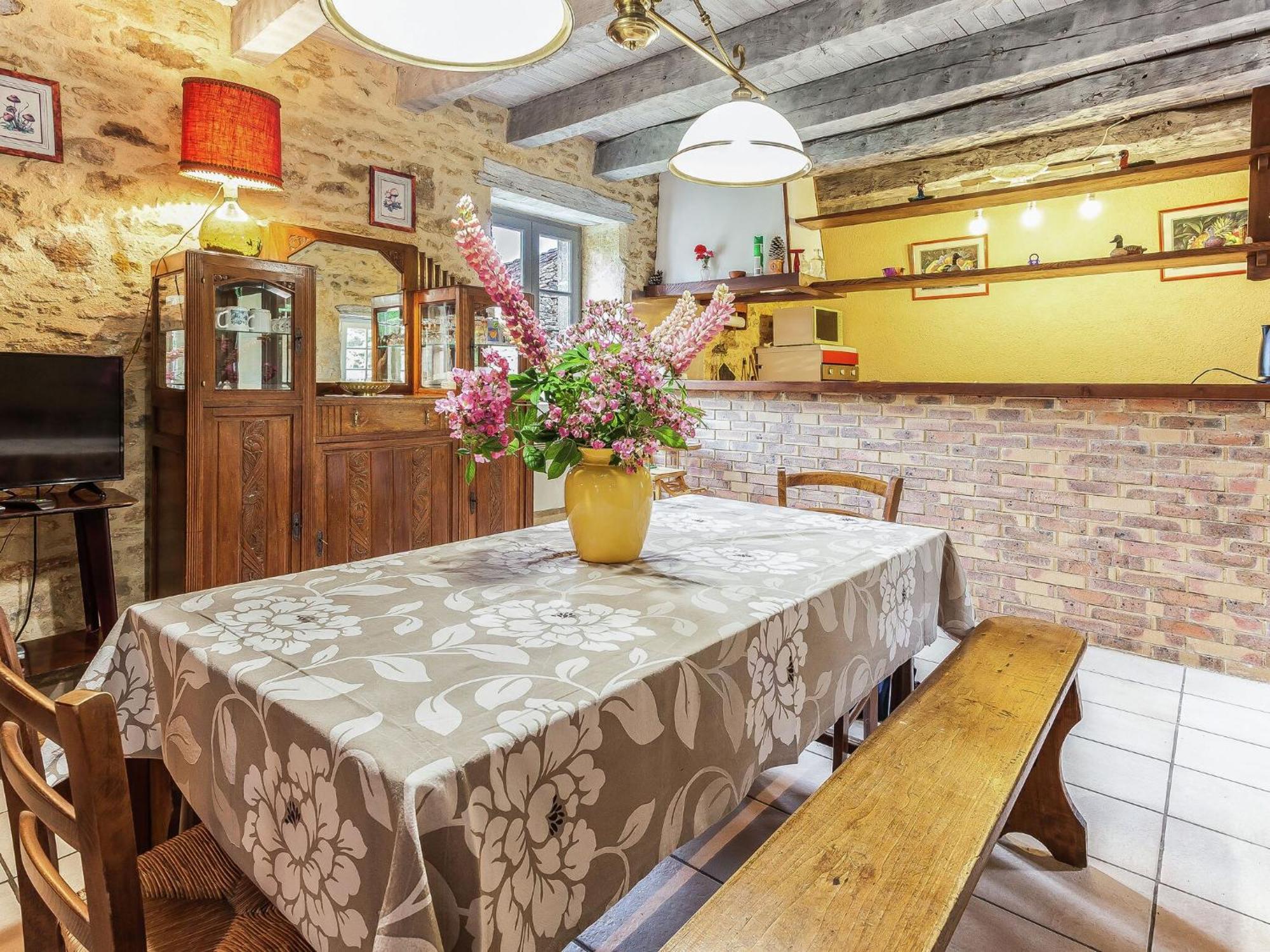 Cosy Holiday Home In Lantheuil With Garden Villefranche-du-Perigord Bagian luar foto