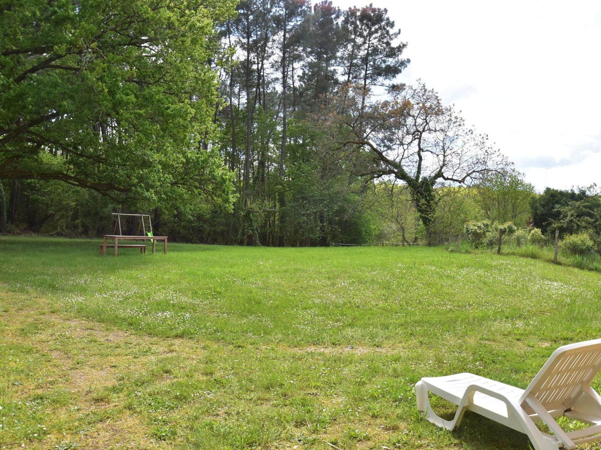 Cosy Holiday Home In Lantheuil With Garden Villefranche-du-Perigord Bagian luar foto