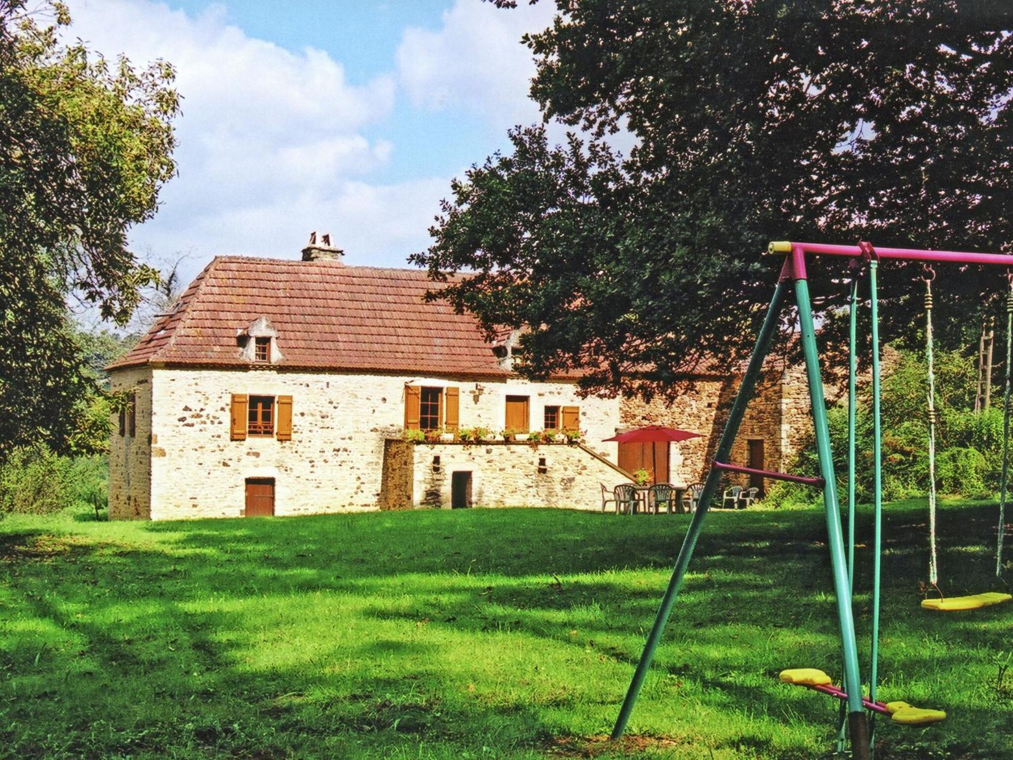 Cosy Holiday Home In Lantheuil With Garden Villefranche-du-Perigord Bagian luar foto