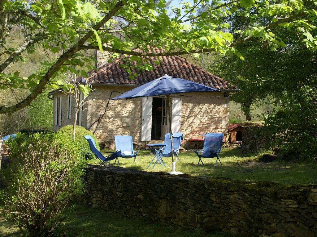 Cosy Holiday Home In Lantheuil With Garden Villefranche-du-Perigord Bagian luar foto