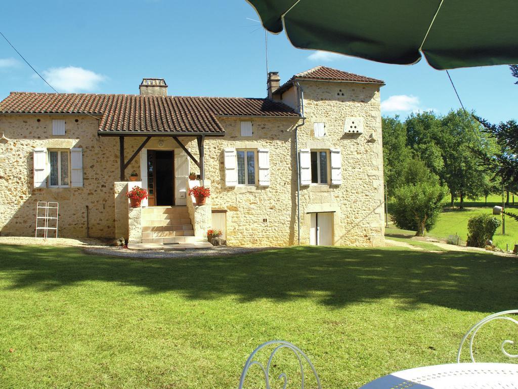 Cosy Holiday Home In Lantheuil With Garden Villefranche-du-Perigord Bagian luar foto