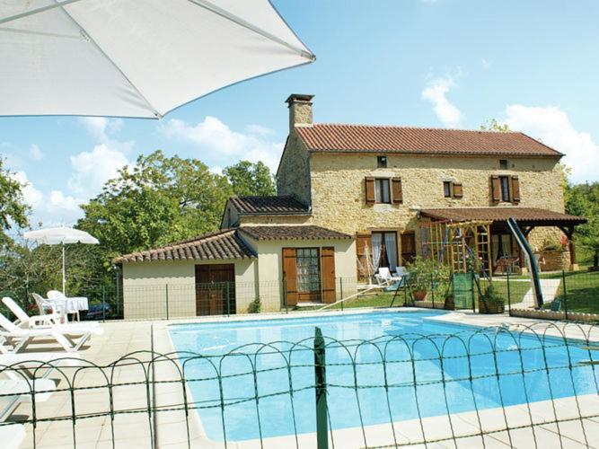 Cosy Holiday Home In Lantheuil With Garden Villefranche-du-Perigord Bagian luar foto