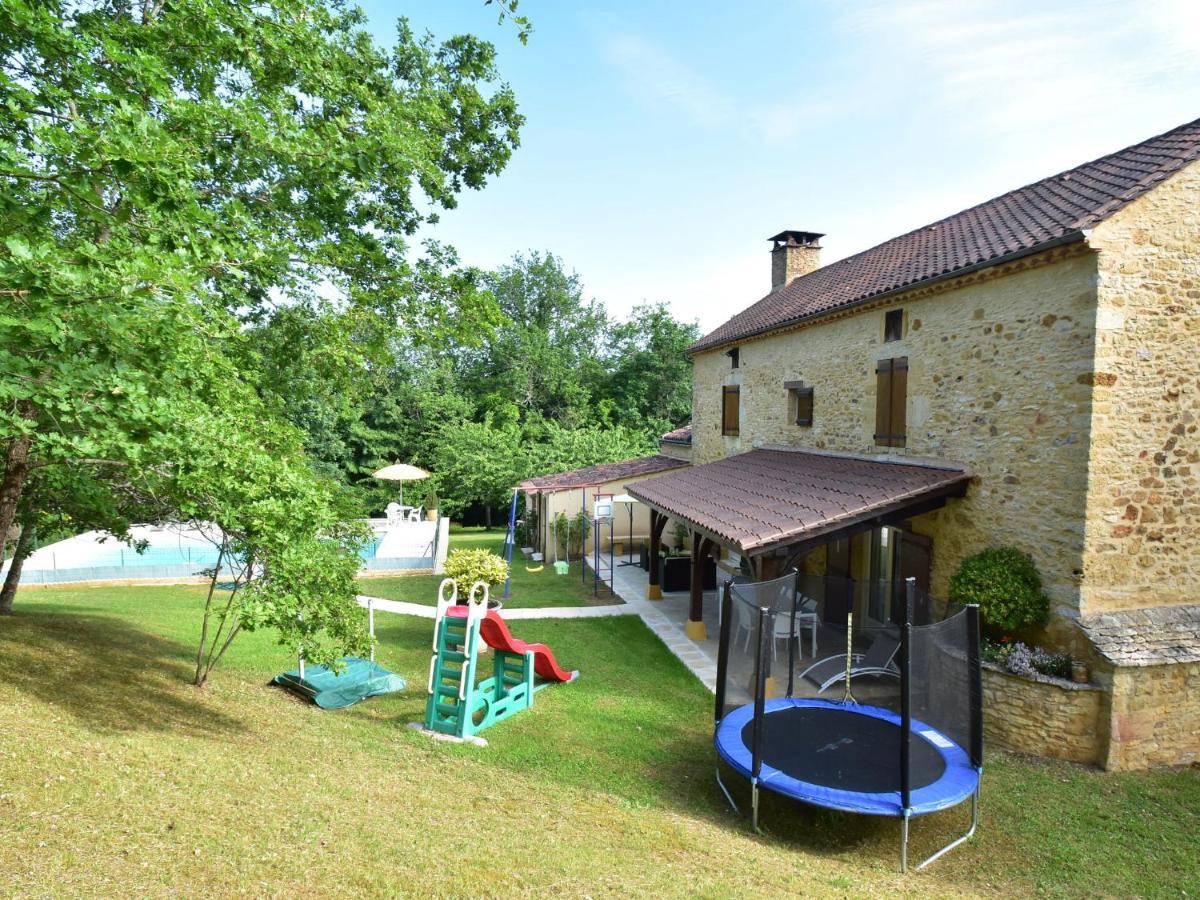 Cosy Holiday Home In Lantheuil With Garden Villefranche-du-Perigord Bagian luar foto