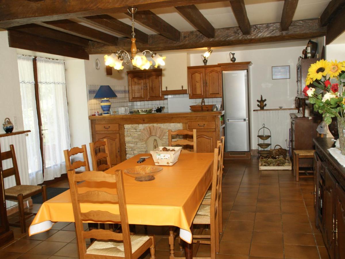 Cosy Holiday Home In Lantheuil With Garden Villefranche-du-Perigord Bagian luar foto